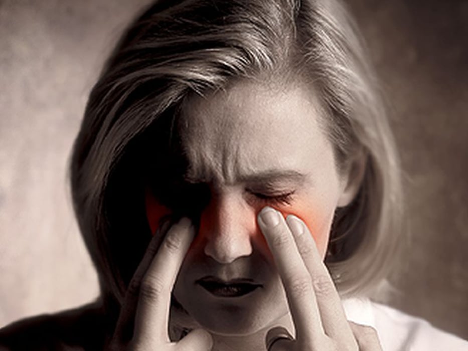 woman with sinus pain