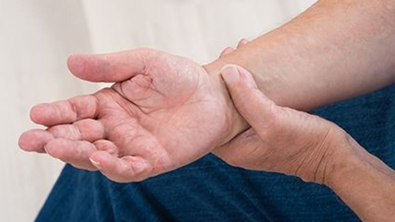 Permanently Bent 'Trigger Finger' Can Be Hallmark of Diabetes