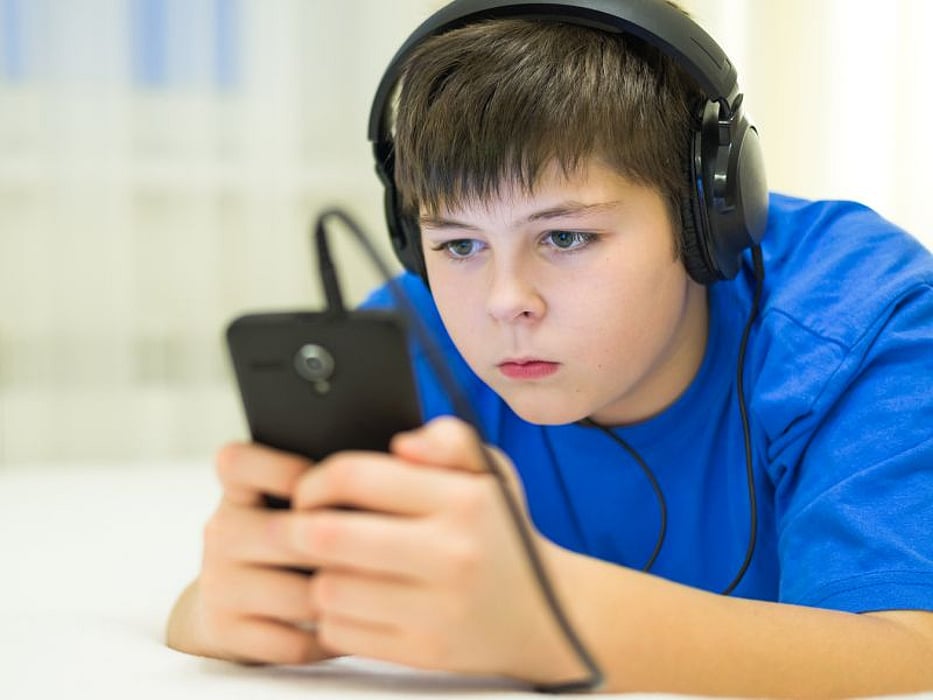 teen on smartphone