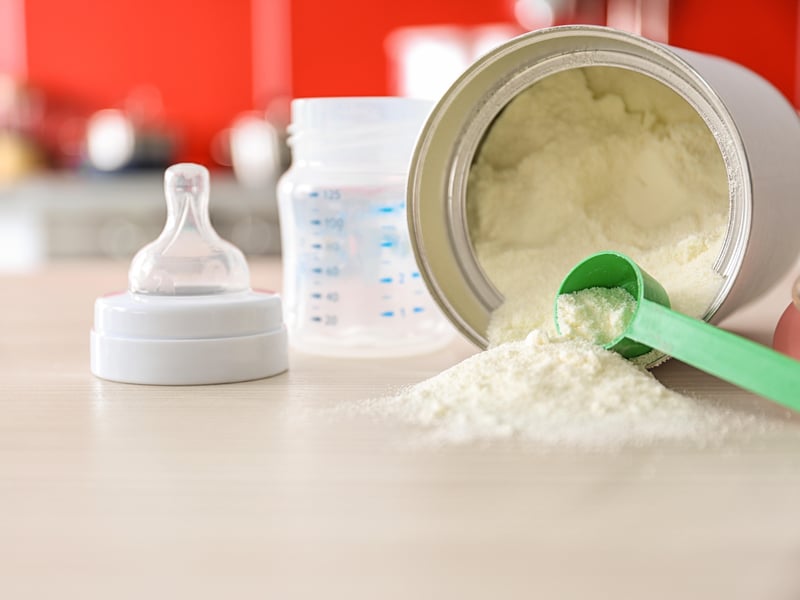 新闻图片:FDA承认在应对婴儿配方奶粉短缺方面存在缺陷