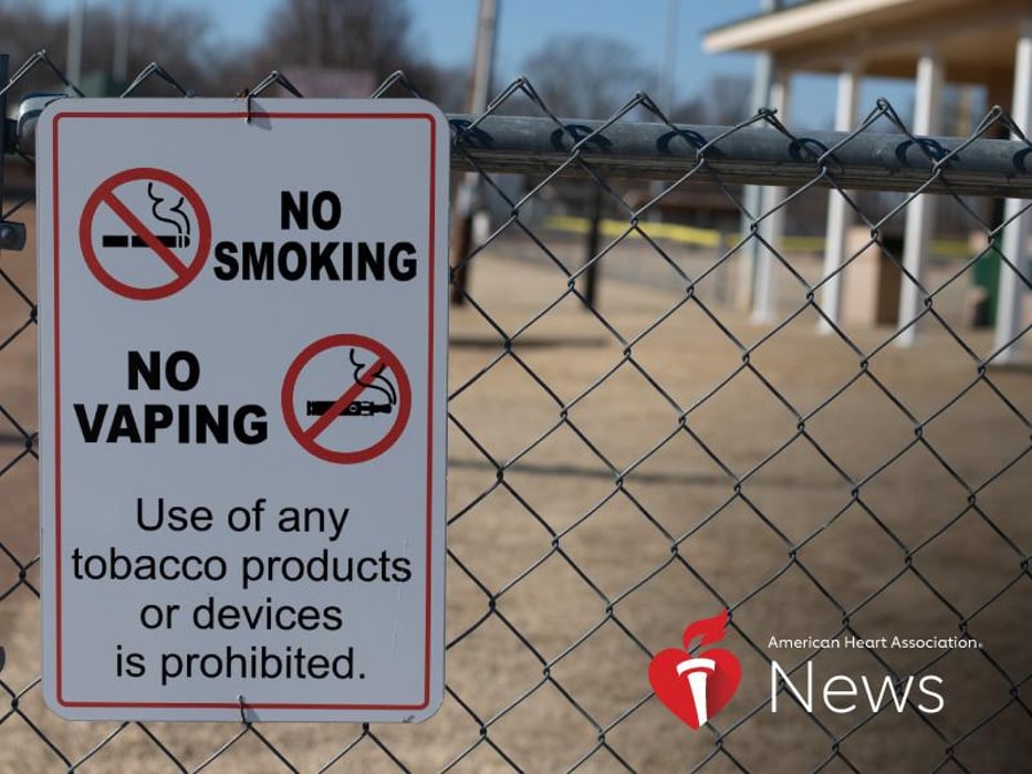 A sign saying NO SMOKING NO VAPING 