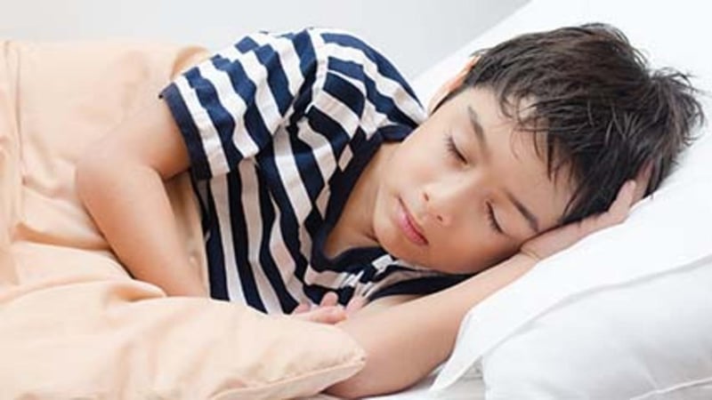 Sleep-Deprived Kids Snack More Often, Study Finds