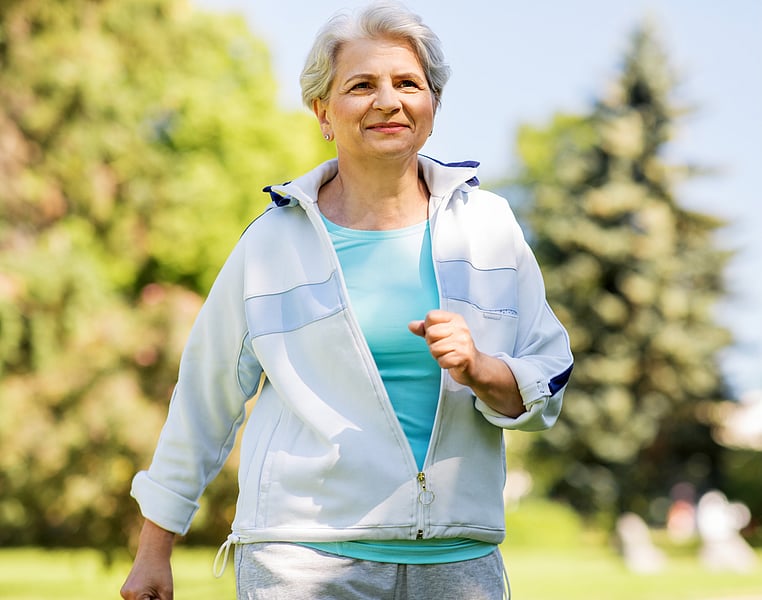 Living in 'Walkable' Neighborhoods Lowers Women's Cancer Risk