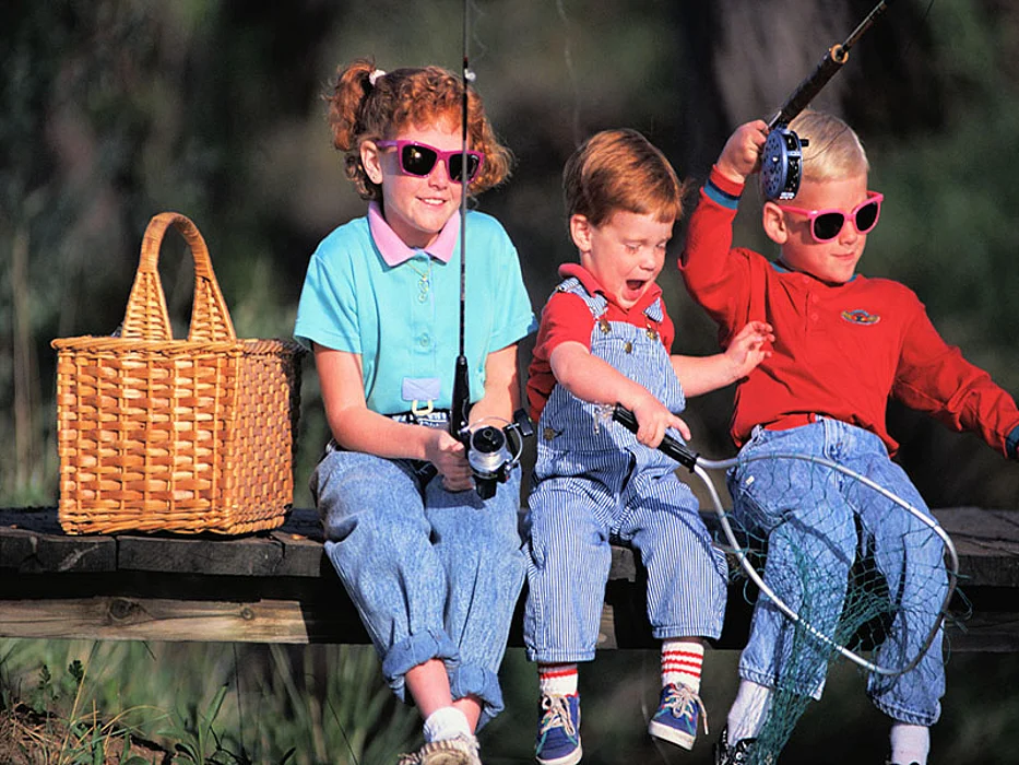 kids fishing