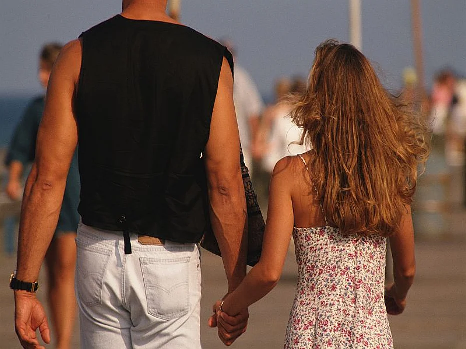 couple holding hands