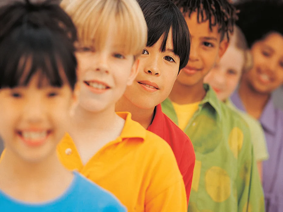 a group of kids different race