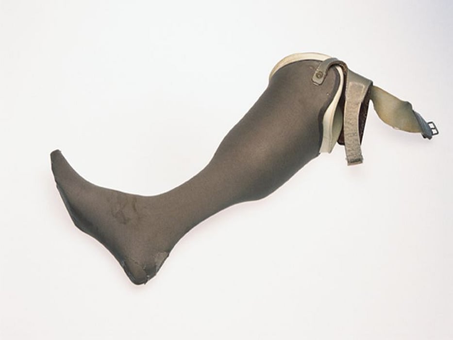 artificial leg prosthesis