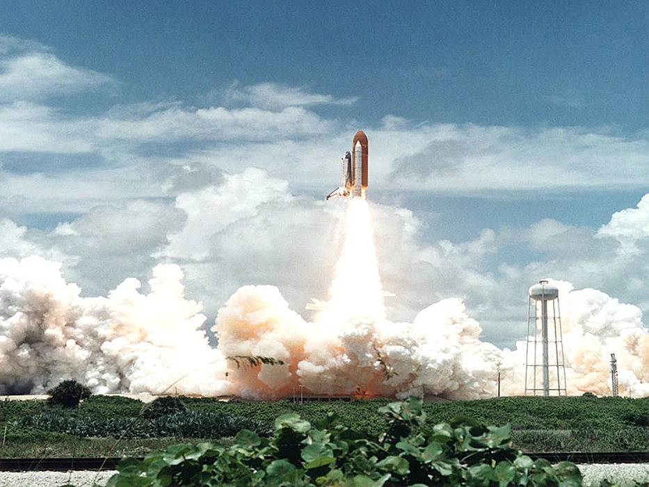 space shuttle liftoff