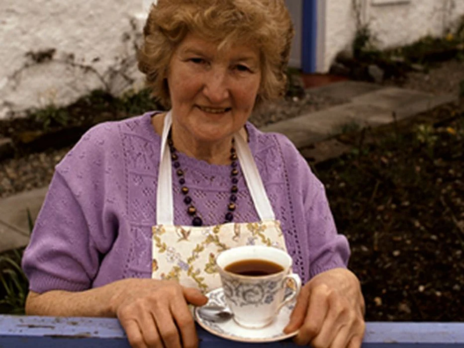 woman drinking coffee