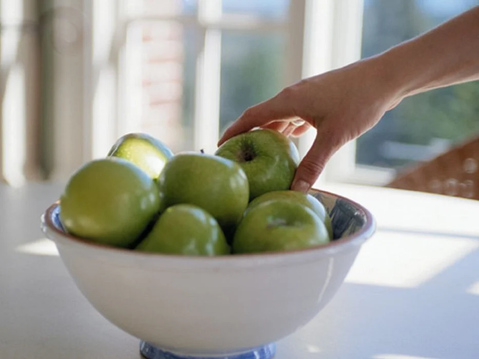 bowl of apples