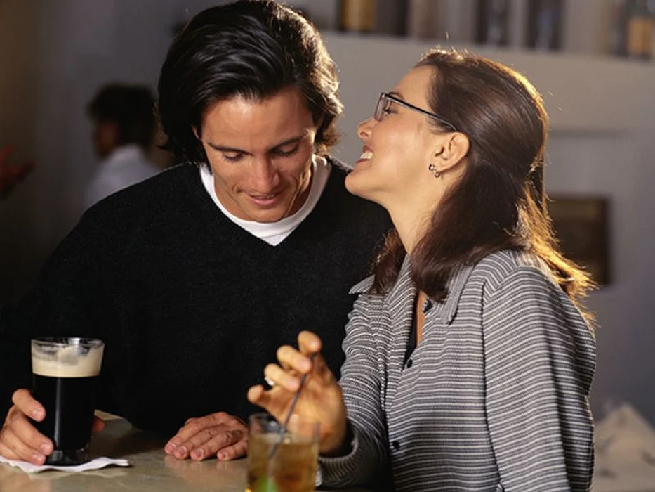 couple at the bar