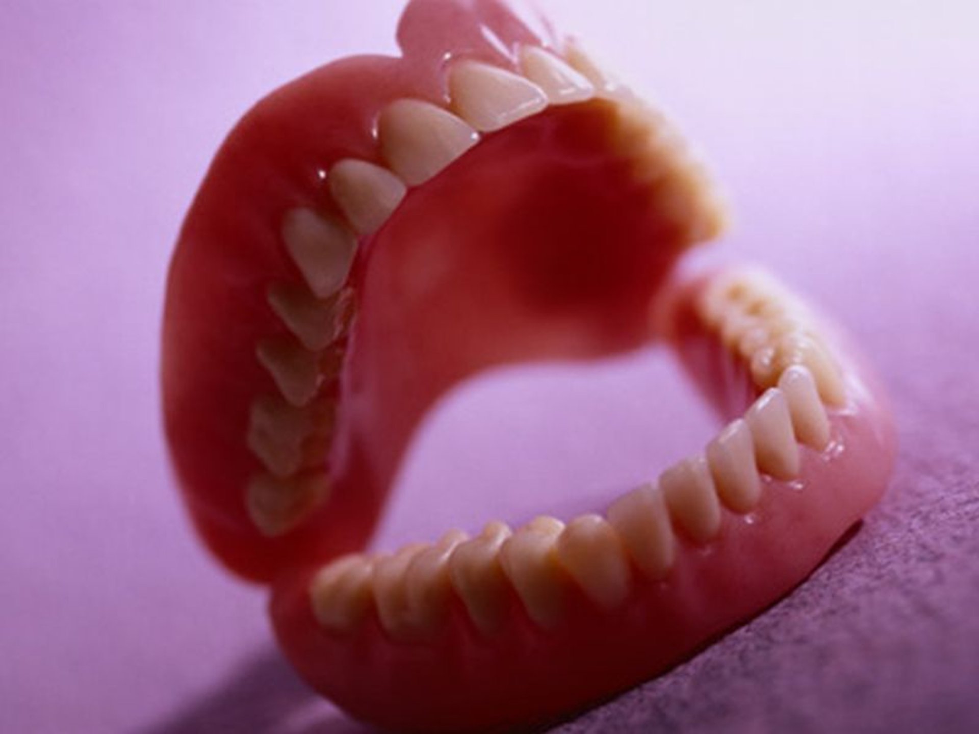 News Picture: Could Dentures Raise Your Odds for Pneumonia?