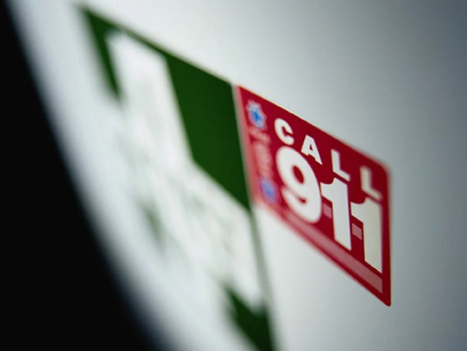 911