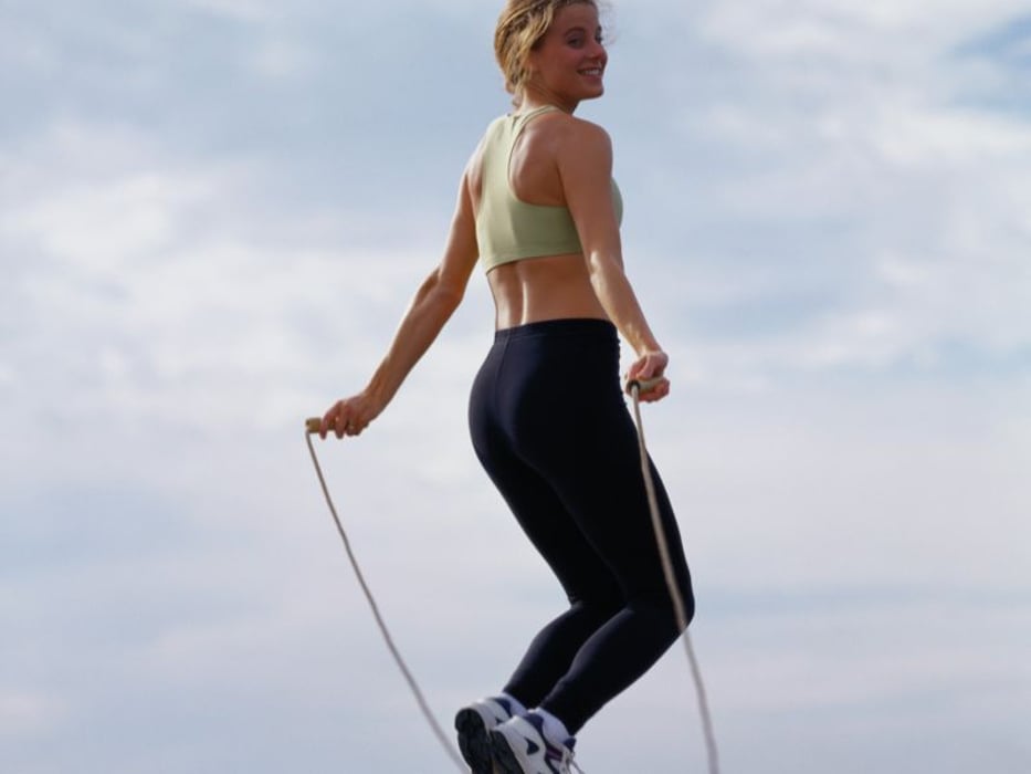 woman jumping rope