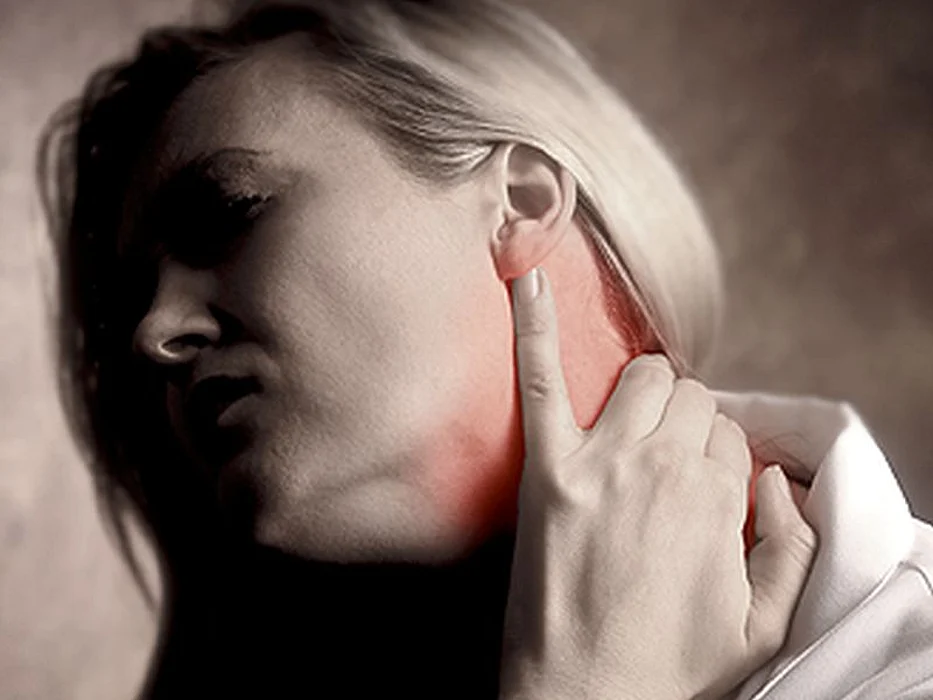 woman with neck pain