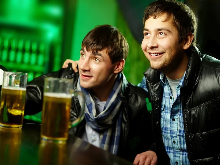 men drinking beer
