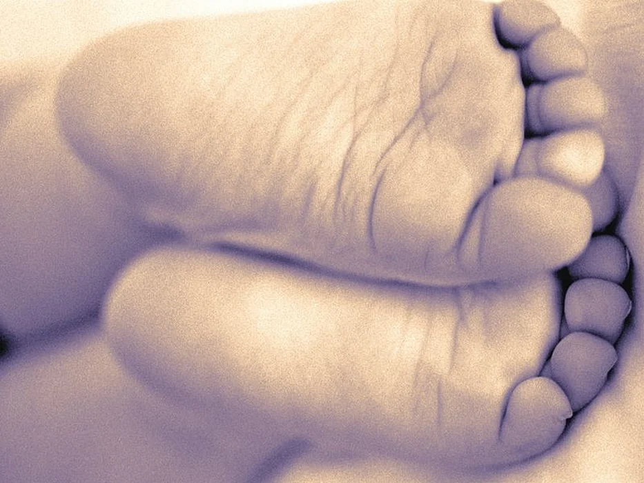 baby\'s feet
