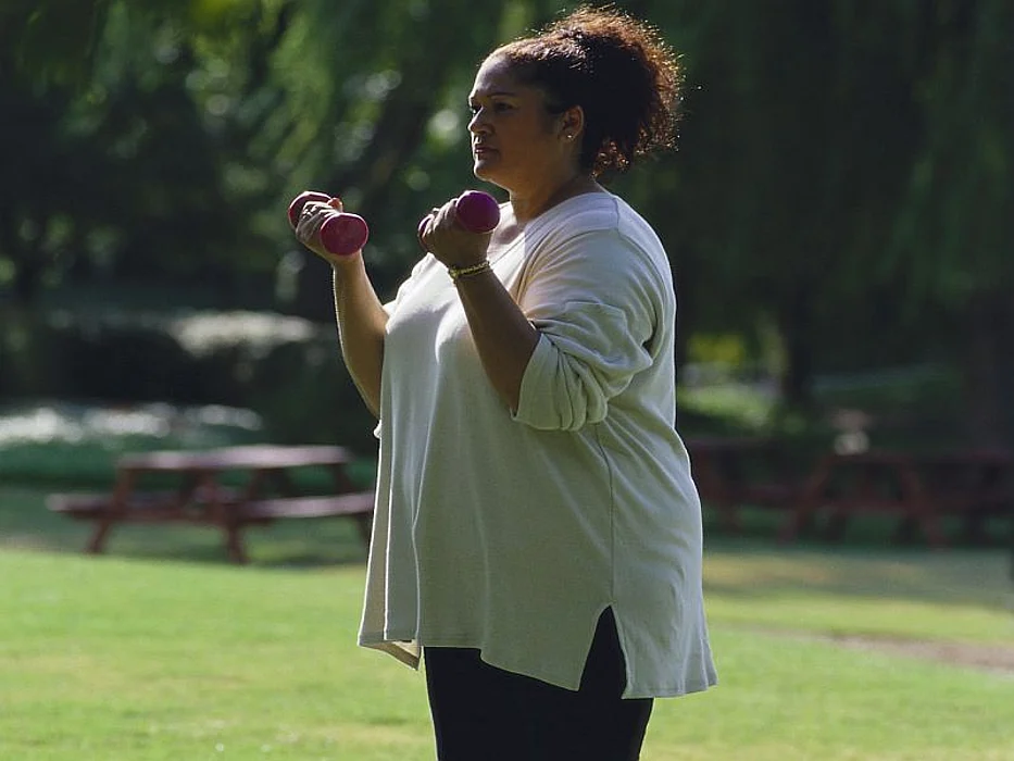 pregnant woman exercising