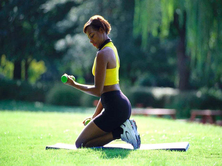 woman lifting weights