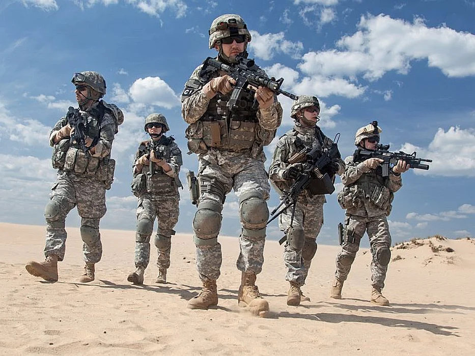 soldiers in desert