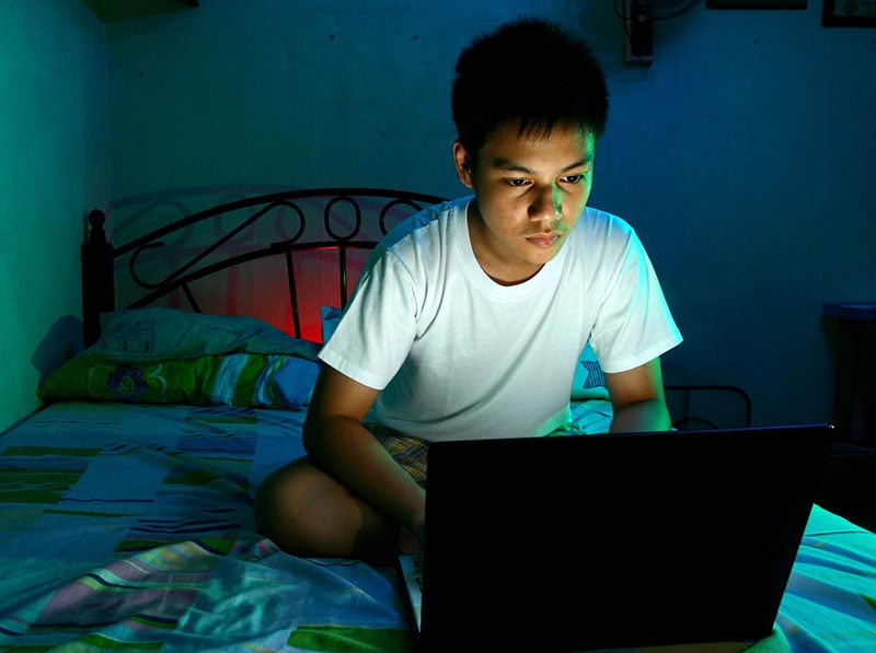 Boys Who Spend Lots of Time Online More Likely to Cyberbully