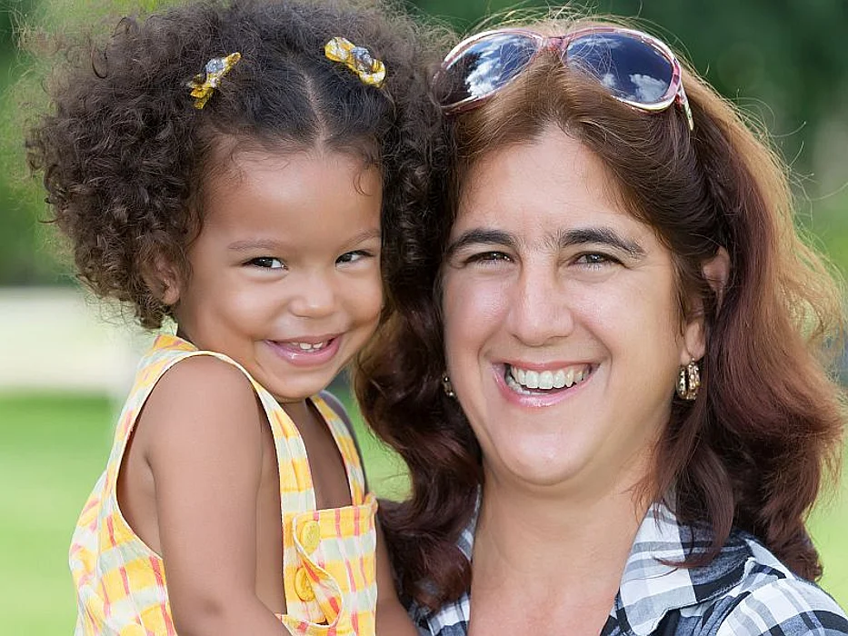 hispanic mother and daughter