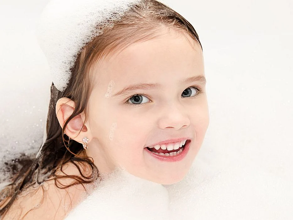 girl in tub