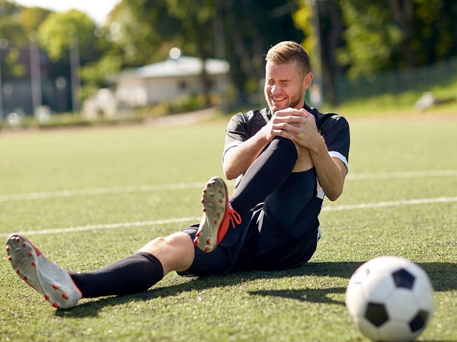soccer knee injury