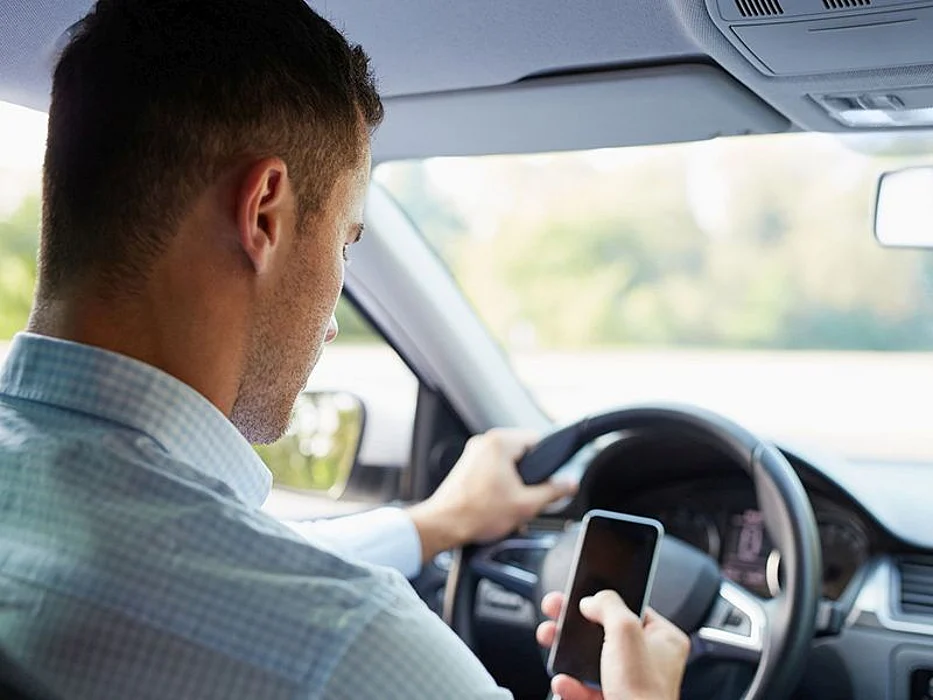 driving with cellphone