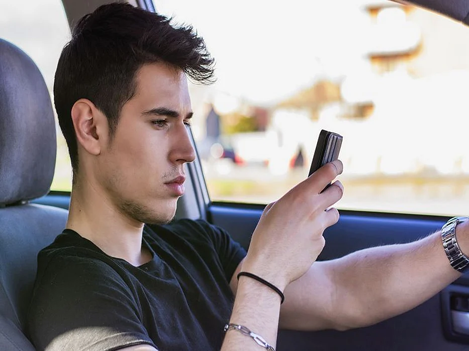driving with cellphone