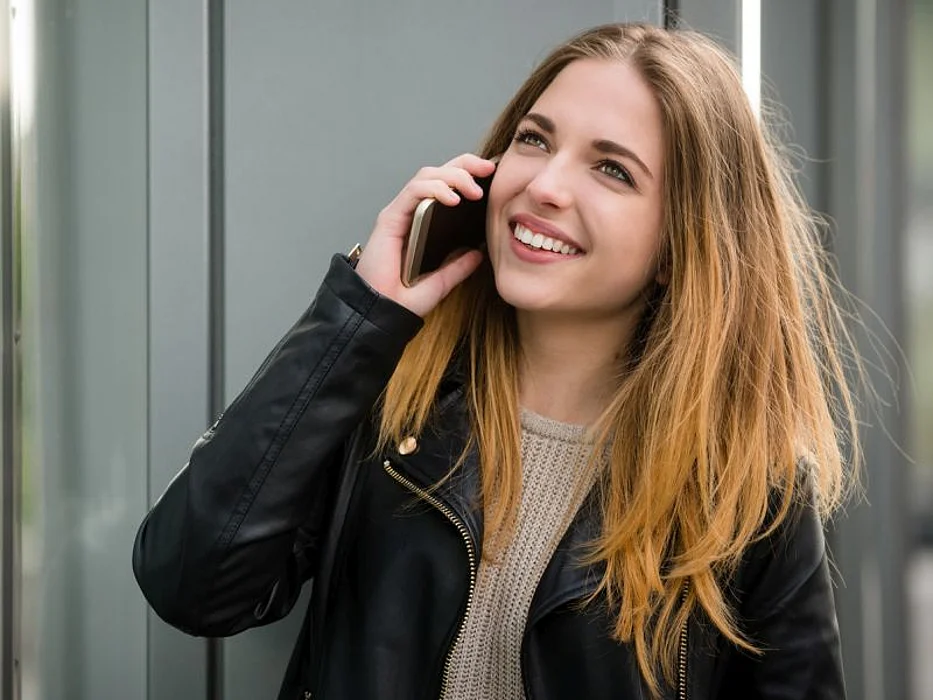 teen on smartphone