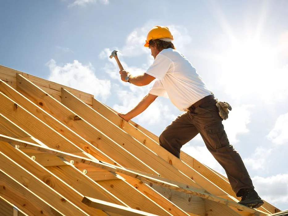 roofer working in the sun