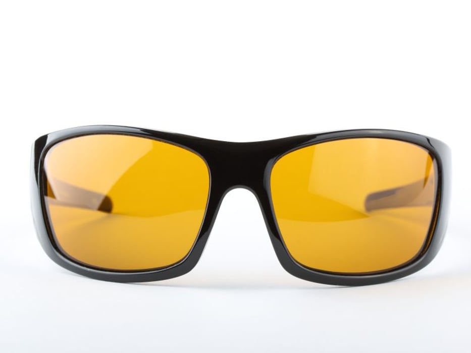 problemas para conducir de noche? Unos lentes amarillos quizá no ayuden - Consumer Health News | HealthDay