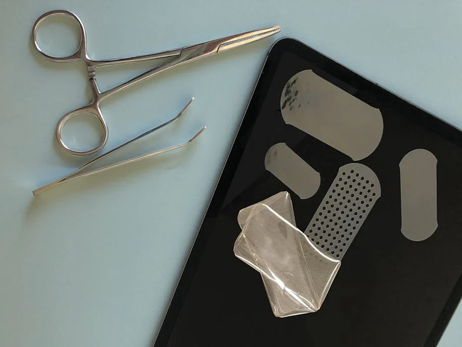 Tissue-sealing tape
