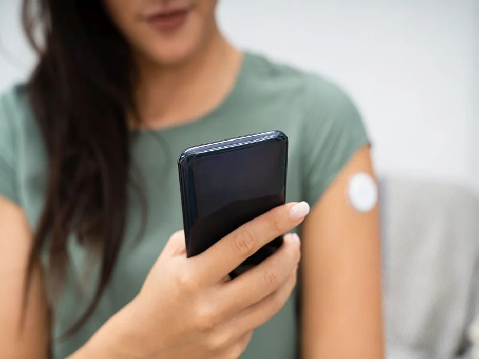 Glucose monitoring using cellphone
