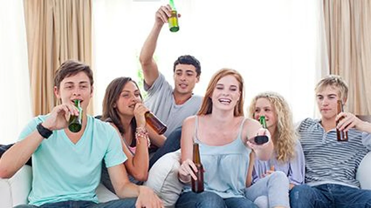 Frenar el consumo de alcohol por los menores
