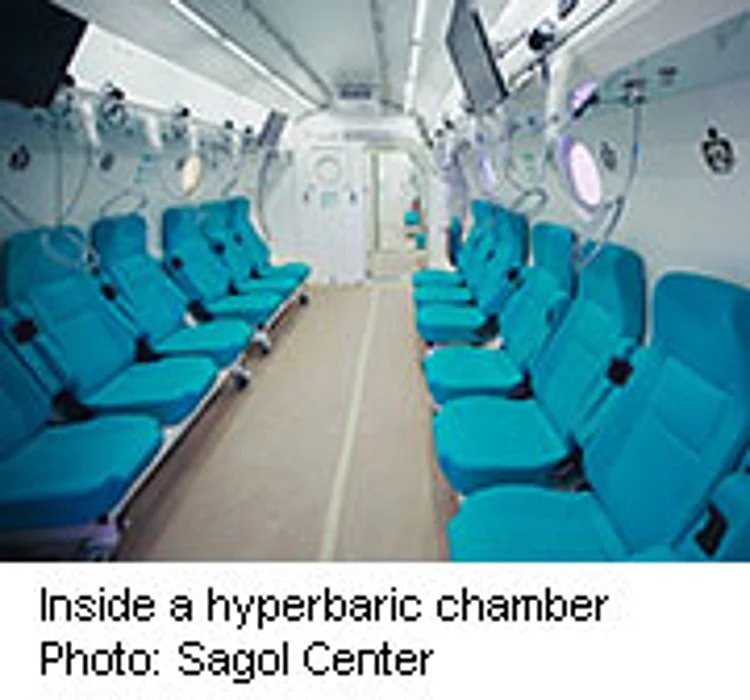 Oxygen Chamber Therapy May Ease Fibromyalgia, Study Suggests