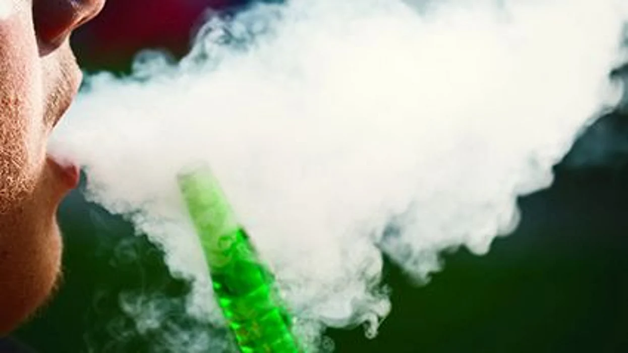 El uso de la narguile para fumar y el daño a los pulmones