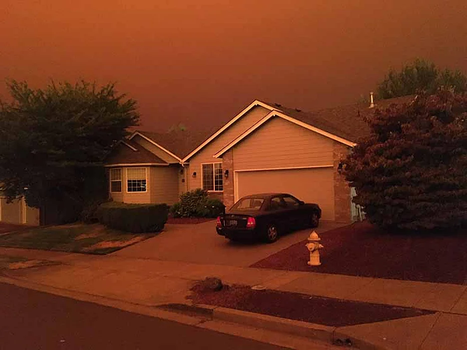 Smoke-filled haze blankets Salem, Ore.