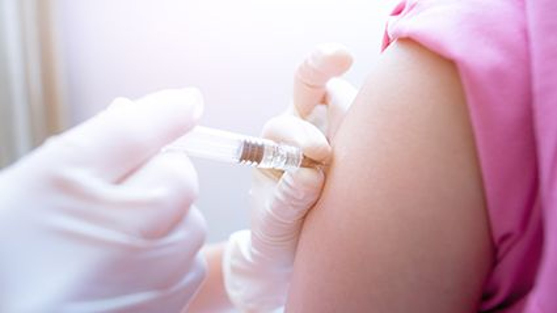 Pfizer COVID Vaccine Effective With One Dose thumbnail