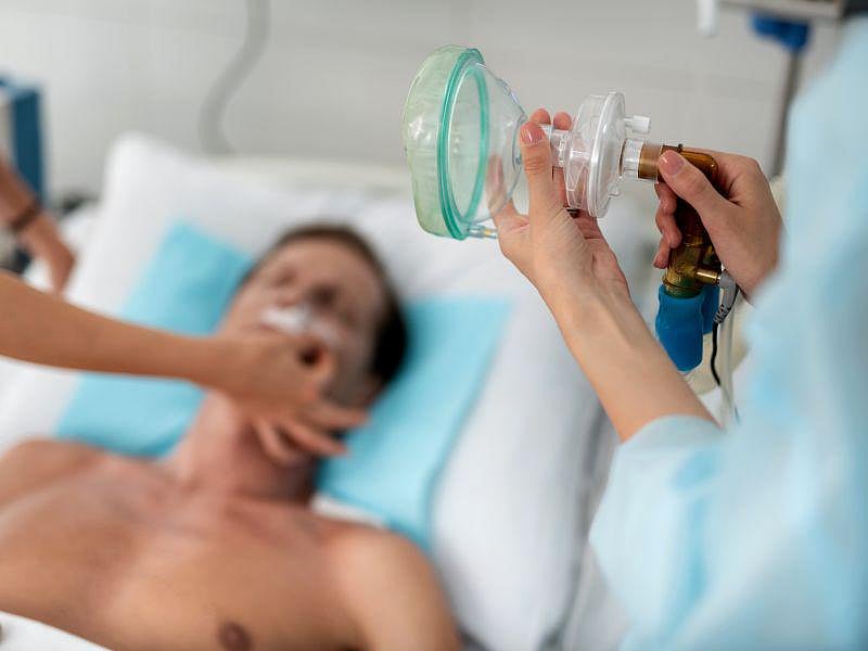 U.S. COVID Hospitalizations Reach Record High as California Hospitals Run Out of Oxygen