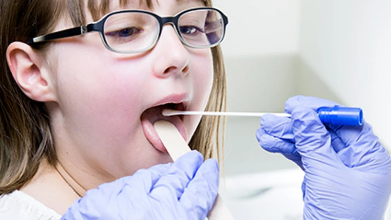 ¿Aumenta la hiperactividad en los niños la faringitis estreptocócica?