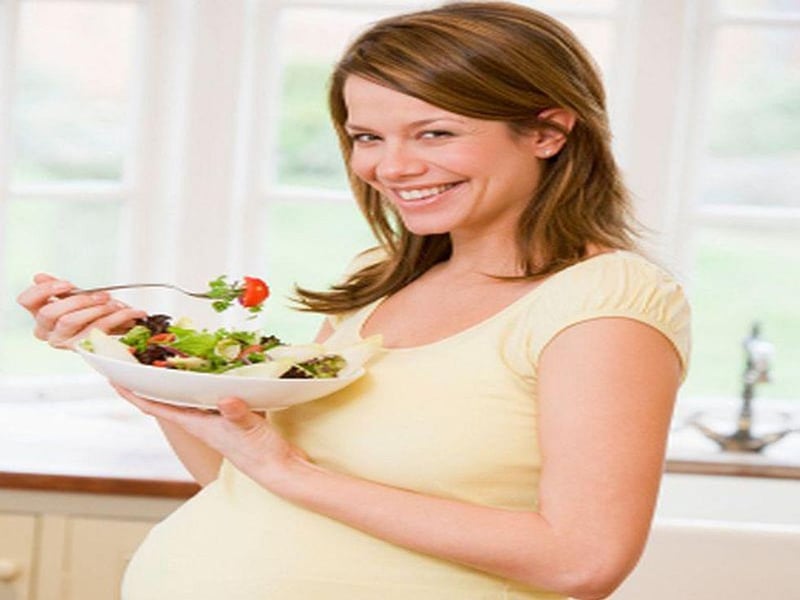 Healthy Eating Lowers Pregnancy Complication Risk