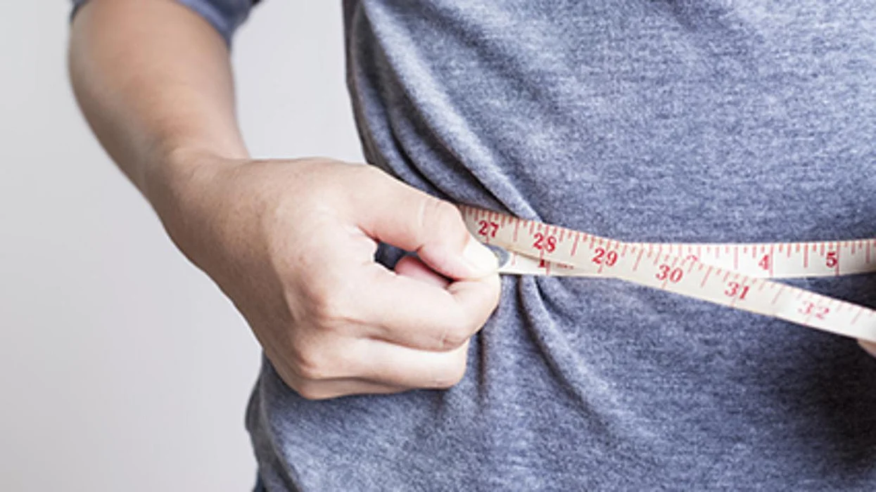 Las dietas tradicionales eliminan más tejido graso que el ayuno intermitente, según un estudio