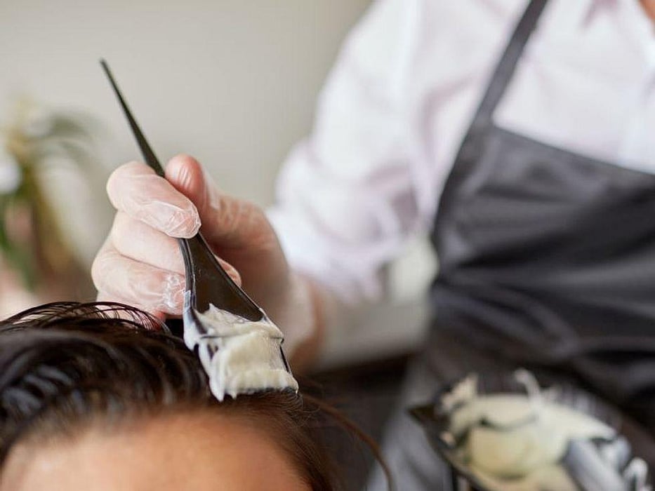 Dyeing Your Hair? Beware Chemical Burns - Consumer Health News | HealthDay Dyeing Your Hair? Beware Chemical Burns - Consumer Health News | HealthDay