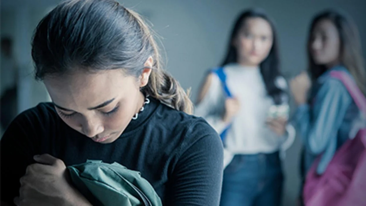 Un estudio halló que los jóvenes LGBTQ+ son acosados más en los distritos escolares conservadores