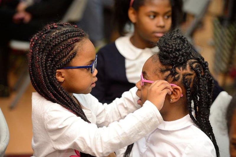 Getting Kids Eyeglasses Boosts School Grades: Study