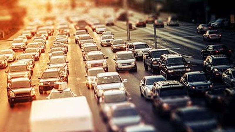 عکس خبر: دولت بایدن می‌گوید کالیفرنیا می‌تواند دوباره استانداردهای سخت‌گیرانه‌ای را برای آلایندگی خودرو وضع کند