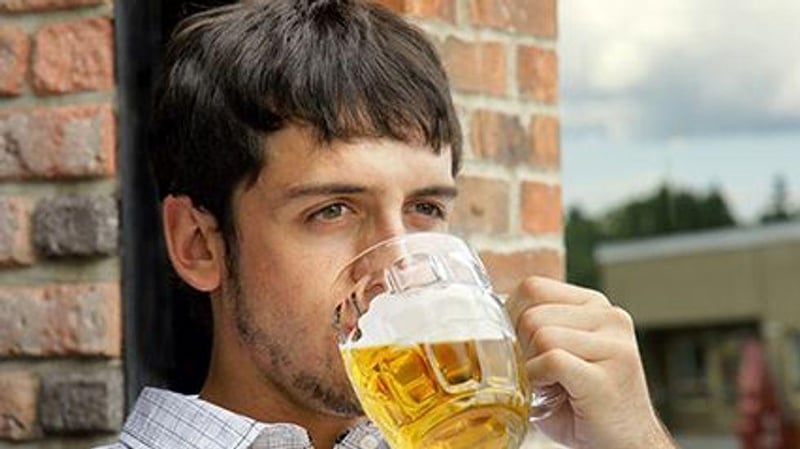 Drinking Alone in Youth a Big Sign for Future Problems