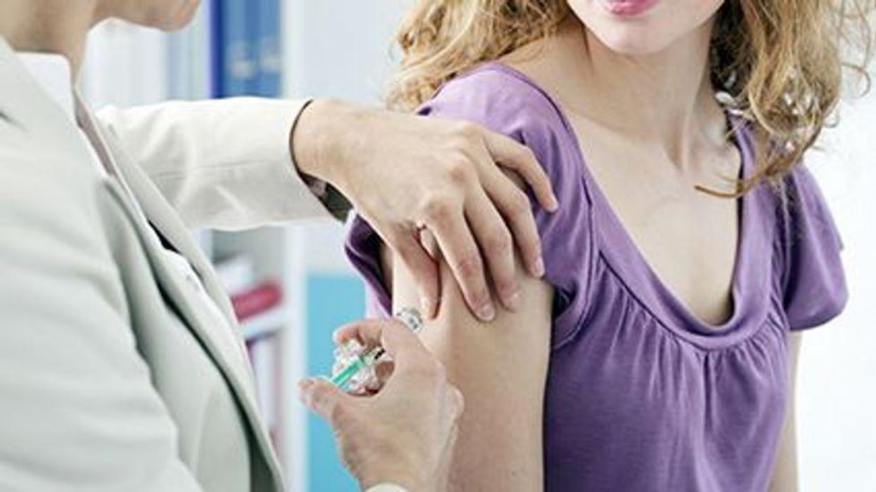 La vacuna contra el VPH reduce el cáncer de cuello uterino en las adolescentes y mujeres jóvenes